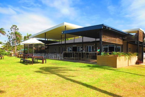 Forrest Beach Hotel - Redcliffe Tourism 1