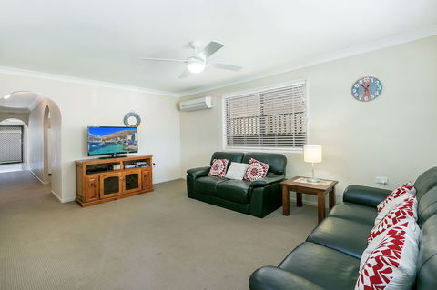 Beachside Holiday Home - Redcliffe Tourism 0