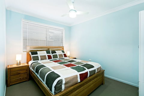Beachside Holiday Home - Redcliffe Tourism 5