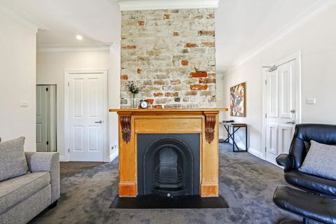 Bellevue Accommodation - Redcliffe Tourism 3
