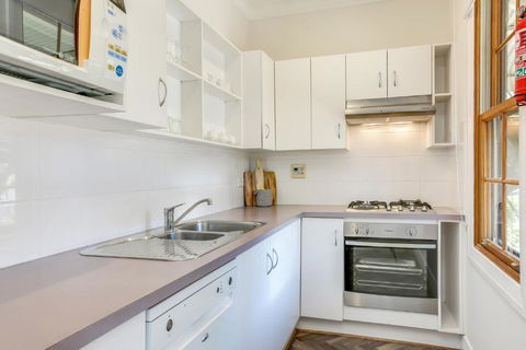 Bellevue Accommodation - Redcliffe Tourism 6