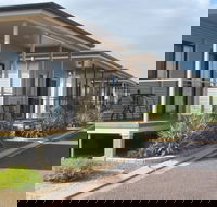 Sundowner Cabin and Tourist Park - Redcliffe Tourism