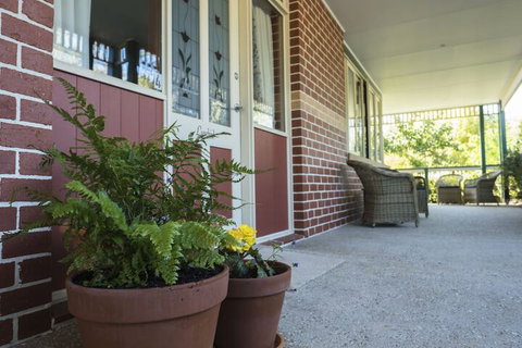 Balangara Cottages - Redcliffe Tourism 1