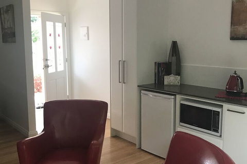 Balangara Cottages - Redcliffe Tourism 4