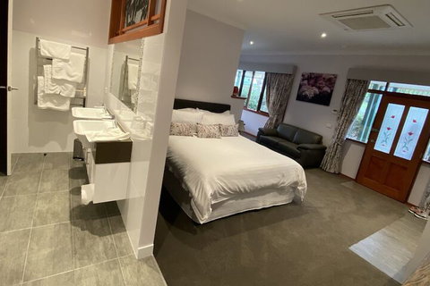 Balangara Cottages - Redcliffe Tourism 3