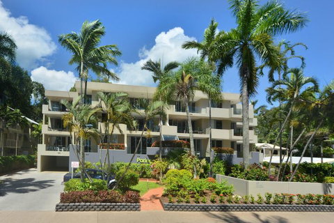 Paringa Beachfront Apartments - Redcliffe Tourism 5