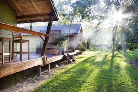 Airlie Beach Eco Cabins - Redcliffe Tourism 0