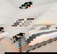 Newcastle Executive Homes - Cooks Hill Cottage - Redcliffe Tourism