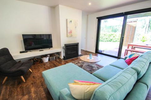 Apex House - Redcliffe Tourism 3