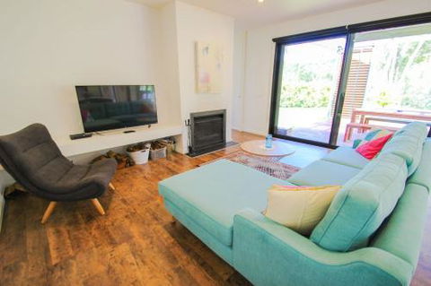 Apex House - Redcliffe Tourism 6