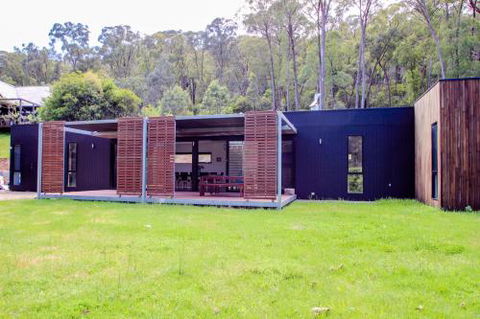 Apex House - Redcliffe Tourism 0