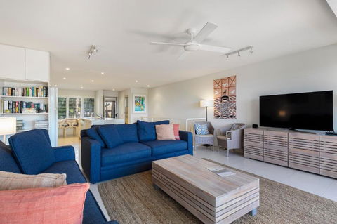 Comfortable & Stylish With Rooftop Spa - Redcliffe Tourism 5