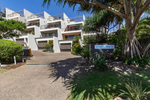 Comfortable & Stylish With Rooftop Spa - Redcliffe Tourism 0