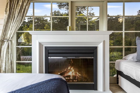 Tasmania Frankford Road (i) - Redcliffe Tourism 2