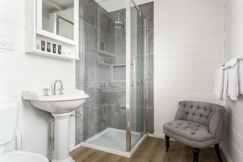 Tasmania Frankford Road (i) - Redcliffe Tourism 7