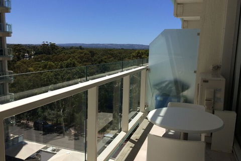 Luxurious Apartments Near City - Redcliffe Tourism 7