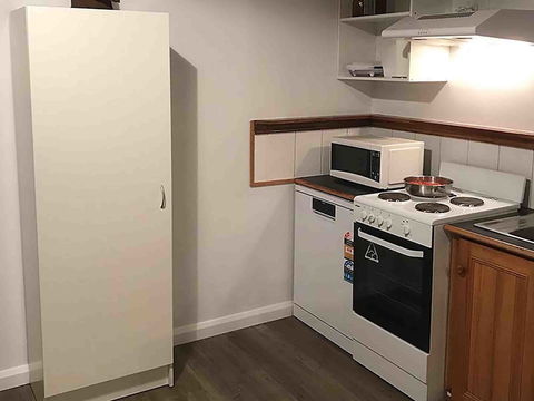 Derby Digs Cottage - Redcliffe Tourism 3