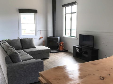 Derby Digs Cottage - Redcliffe Tourism 4