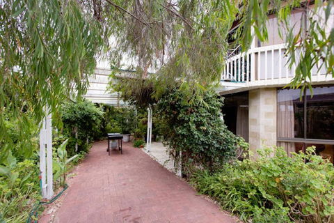 Beach Haven Studio - Redcliffe Tourism 6