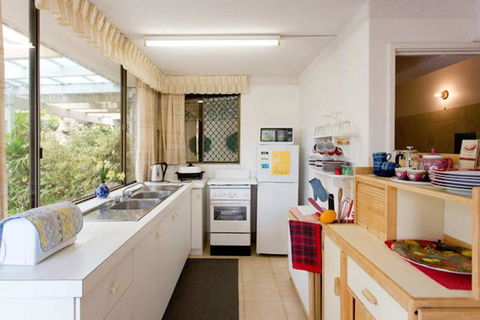 Beach Haven Studio - Redcliffe Tourism 3