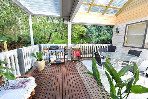 Aura Of The Dandenongs - Redcliffe Tourism 1