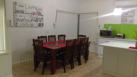 City Holiday Home Mildura - Redcliffe Tourism 6