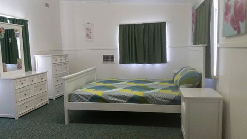 City Holiday Home Mildura - Redcliffe Tourism 4