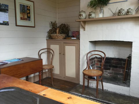 Albion Cottage - Redcliffe Tourism 2
