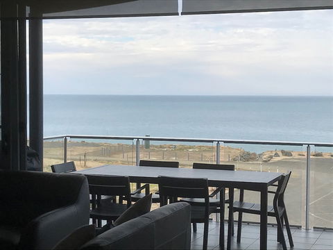 Penneshaw Oceanview Apartments - Redcliffe Tourism 1