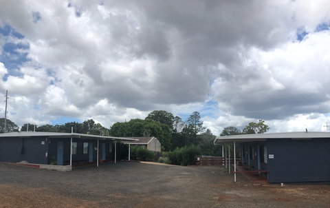 Childers Budget Accommodation - Redcliffe Tourism 0