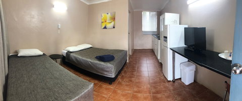 Childers Budget Accommodation - Redcliffe Tourism 2