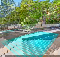 Hamptons Hideaway at the Cove - Redcliffe Tourism