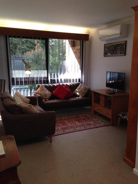 Eltham South Lodge - Redcliffe Tourism 6