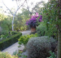 Eltham South Lodge - Redcliffe Tourism