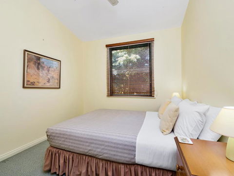 Cara - Redcliffe Tourism 1
