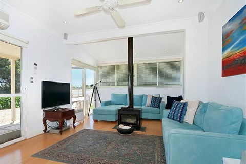 Boat House - Redcliffe Tourism 1