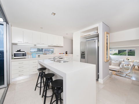 The Penthouse At Little Beach - Redcliffe Tourism 1