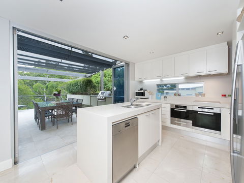 The Penthouse At Little Beach - Redcliffe Tourism 3