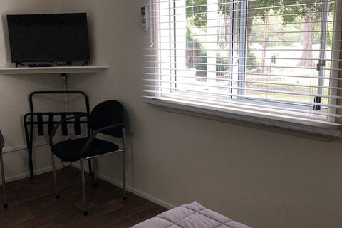 Fairway Lodge Motel - Redcliffe Tourism 4