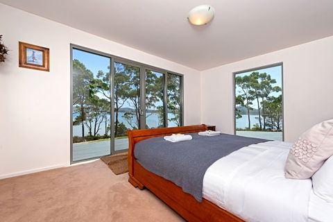 Cloudy Bay Lagoon Estate - Redcliffe Tourism 4