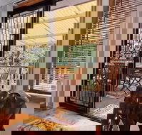 Leura Bungalow - Redcliffe Tourism
