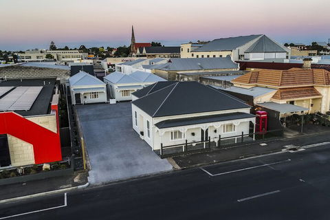 Aloha Luxury Central Apartments - Redcliffe Tourism 2