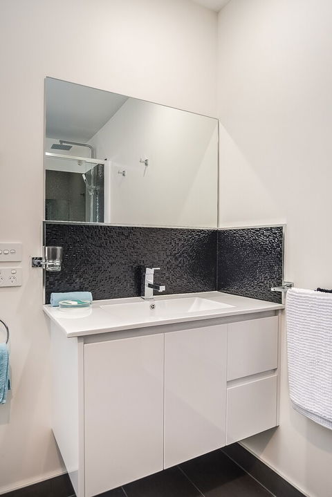 Apartments On Fraser Bicheno - Redcliffe Tourism 4