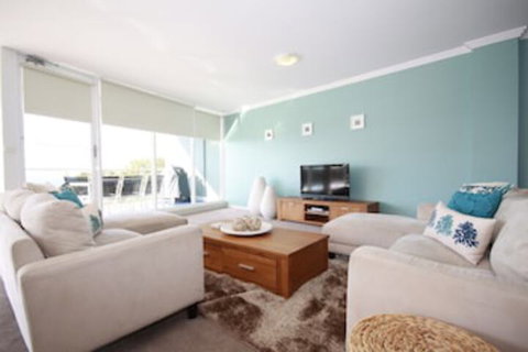 Oasis, Unit 11/5 Laman Street - Redcliffe Tourism 0