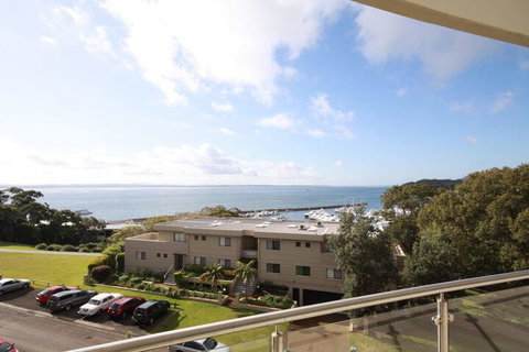 Oasis, Unit 11/5 Laman Street - Redcliffe Tourism 1