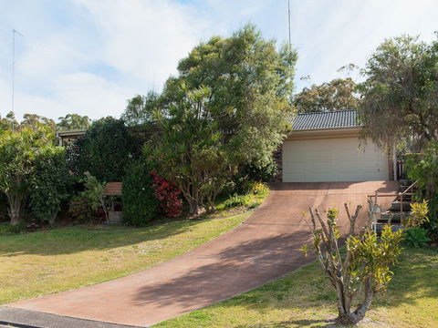 Wildflowers At Fingal Bay - Redcliffe Tourism 0