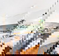 ISAAC 1BDR South Melbourne Apartment - Redcliffe Tourism