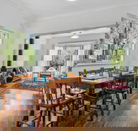 Ambrose Cottage Front Apt - Redcliffe Tourism