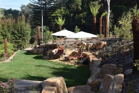 Forest Edge Cottage At Merrow Cottages - Redcliffe Tourism 3