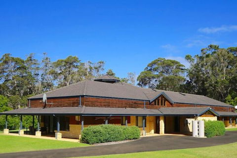 Harmony Forest Accommodation & Vineyard - Redcliffe Tourism 2